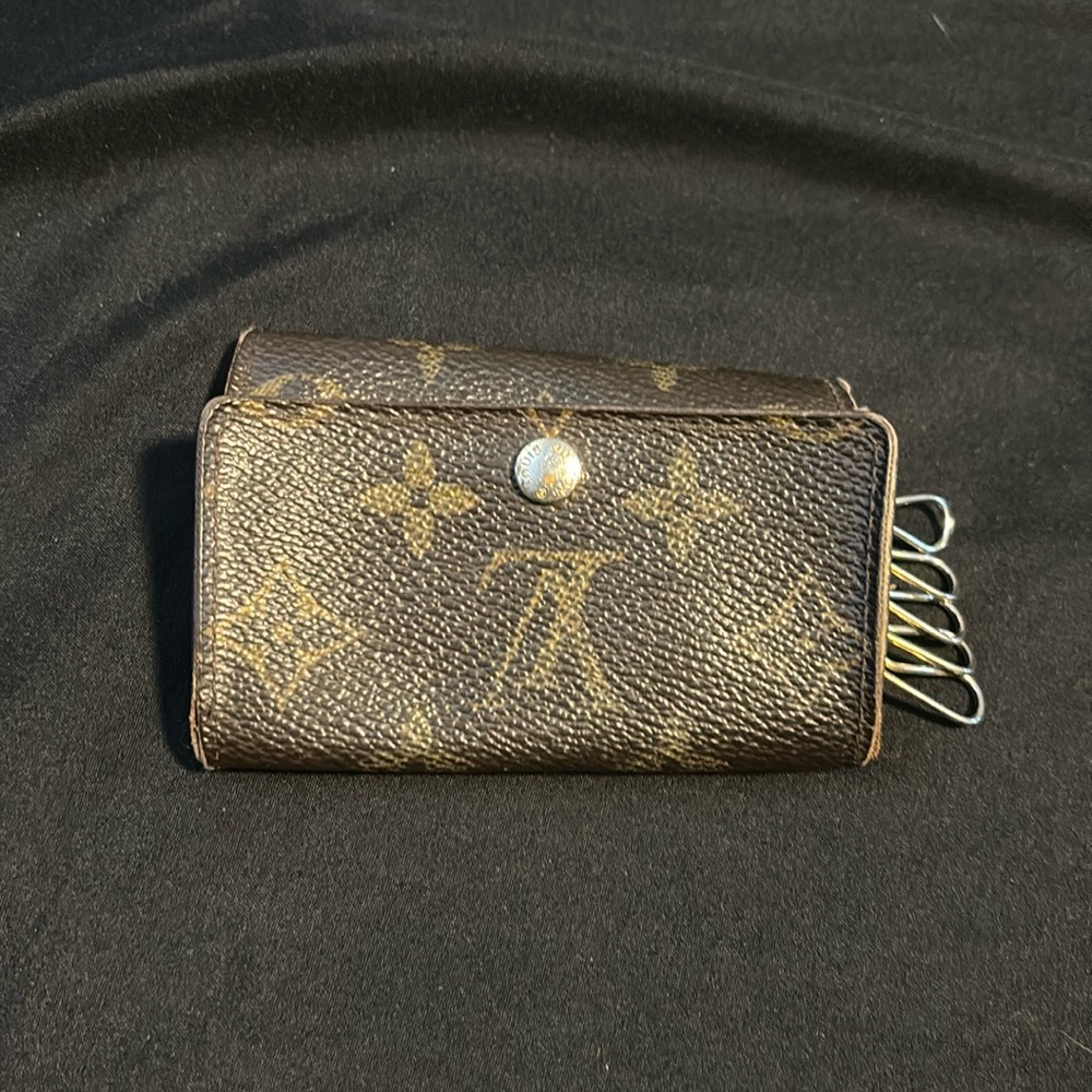 Authentic Louis Vuitton key holder monogram